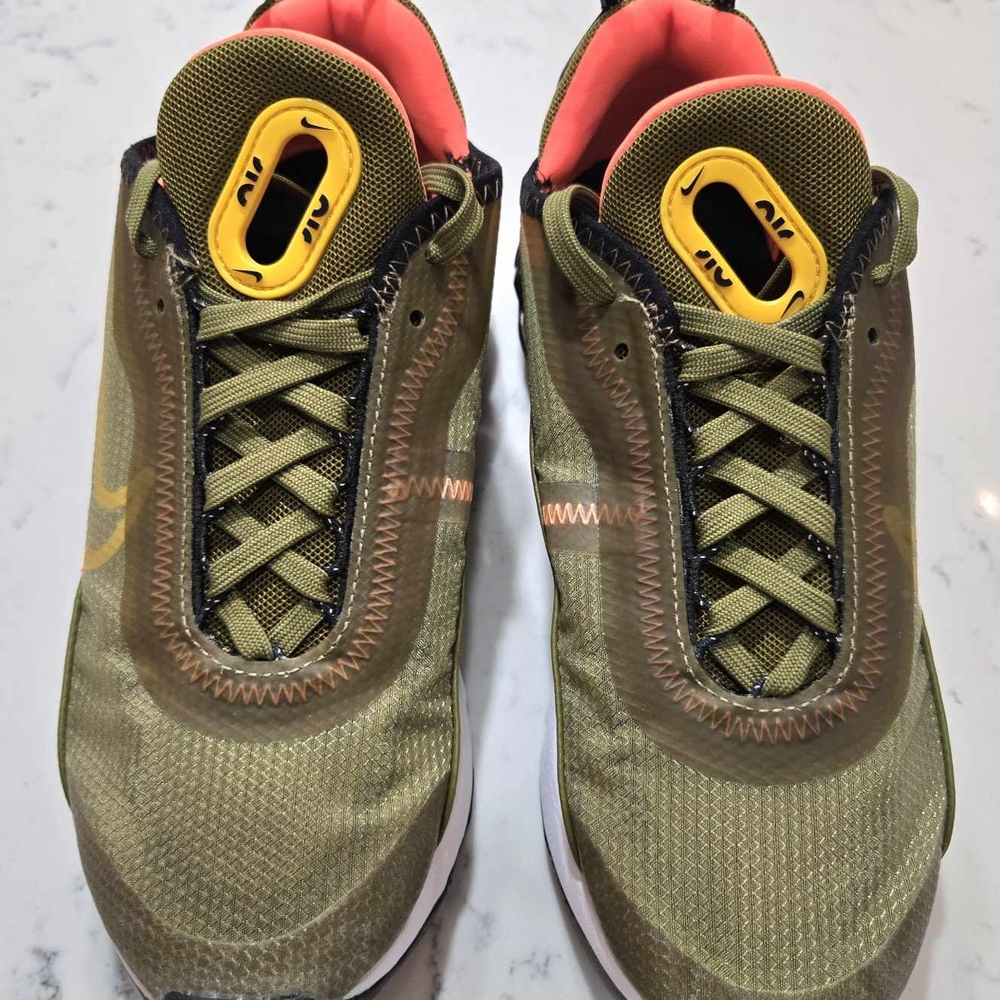 Nike Air Max 2090 Women's SZ.6 "Olive Flak" DC1875-300 Running Sneakers New - Picture 3 of 15